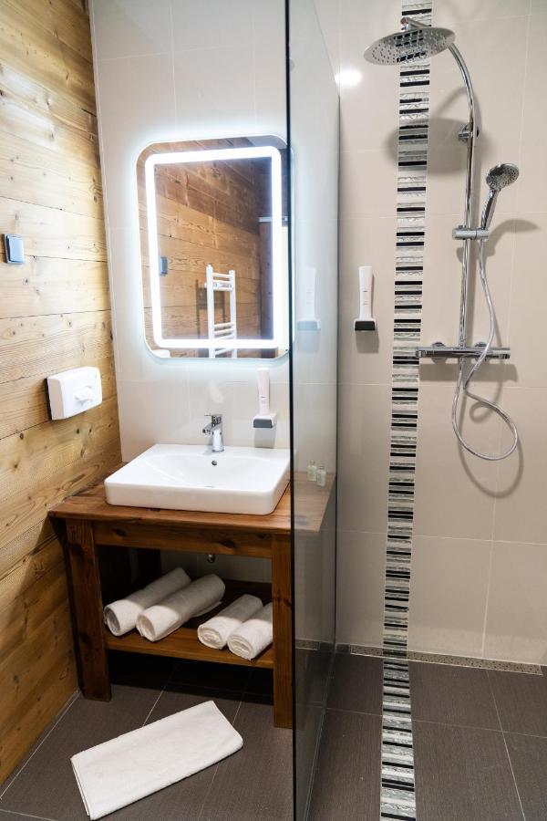 Hotel Kristaly Konferencia & Wellness Ajka Екстер'єр фото