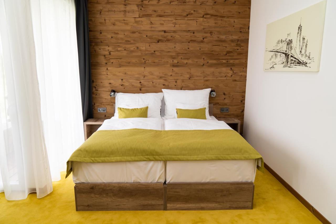 Hotel Kristaly Konferencia & Wellness Ajka Екстер'єр фото
