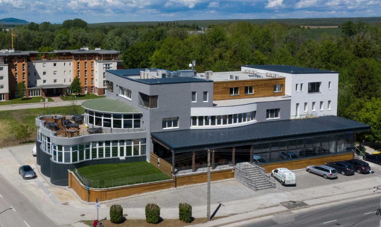 Hotel Kristaly Konferencia & Wellness Ajka Екстер'єр фото