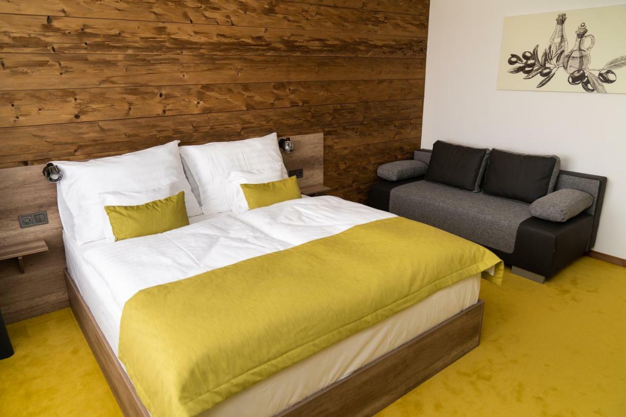 Hotel Kristaly Konferencia & Wellness Ajka Екстер'єр фото