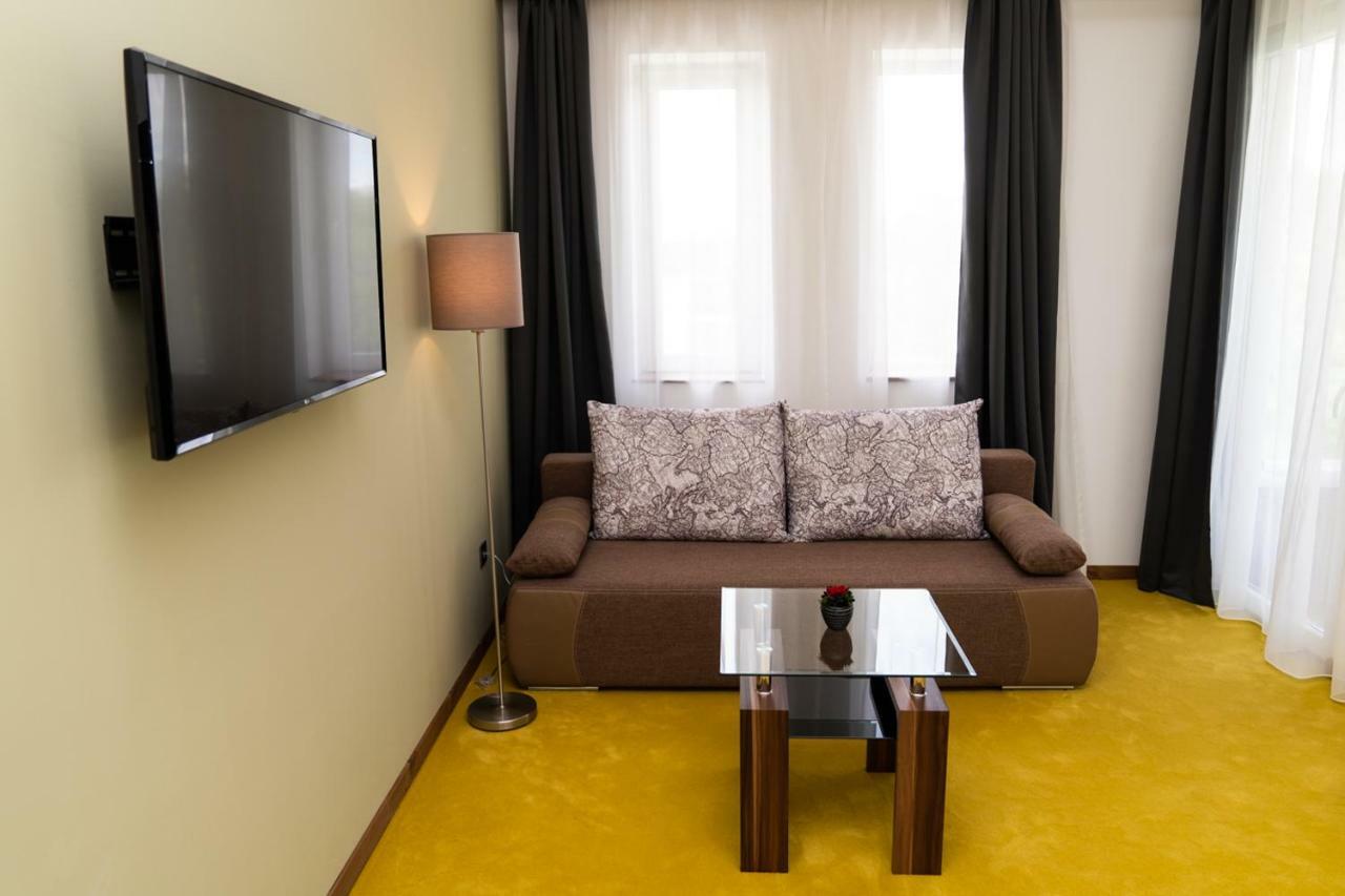 Hotel Kristaly Konferencia & Wellness Ajka Екстер'єр фото